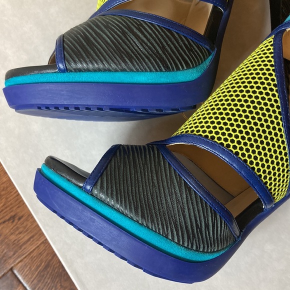 JIMMY CHOO
Lythe Leather Heels - Picture 12 of 17